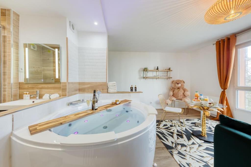 Suite Love Jacuzzi Μοντεβρέν Εξωτερικό φωτογραφία