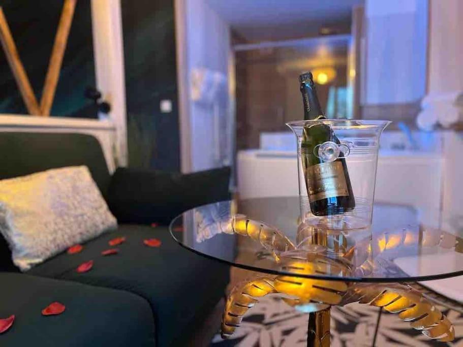 Suite Love Jacuzzi Μοντεβρέν Εξωτερικό φωτογραφία