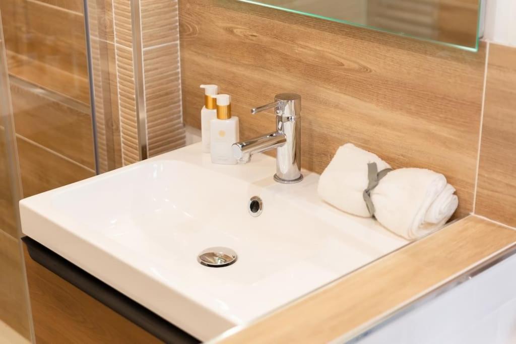 Suite Love Jacuzzi Μοντεβρέν Εξωτερικό φωτογραφία