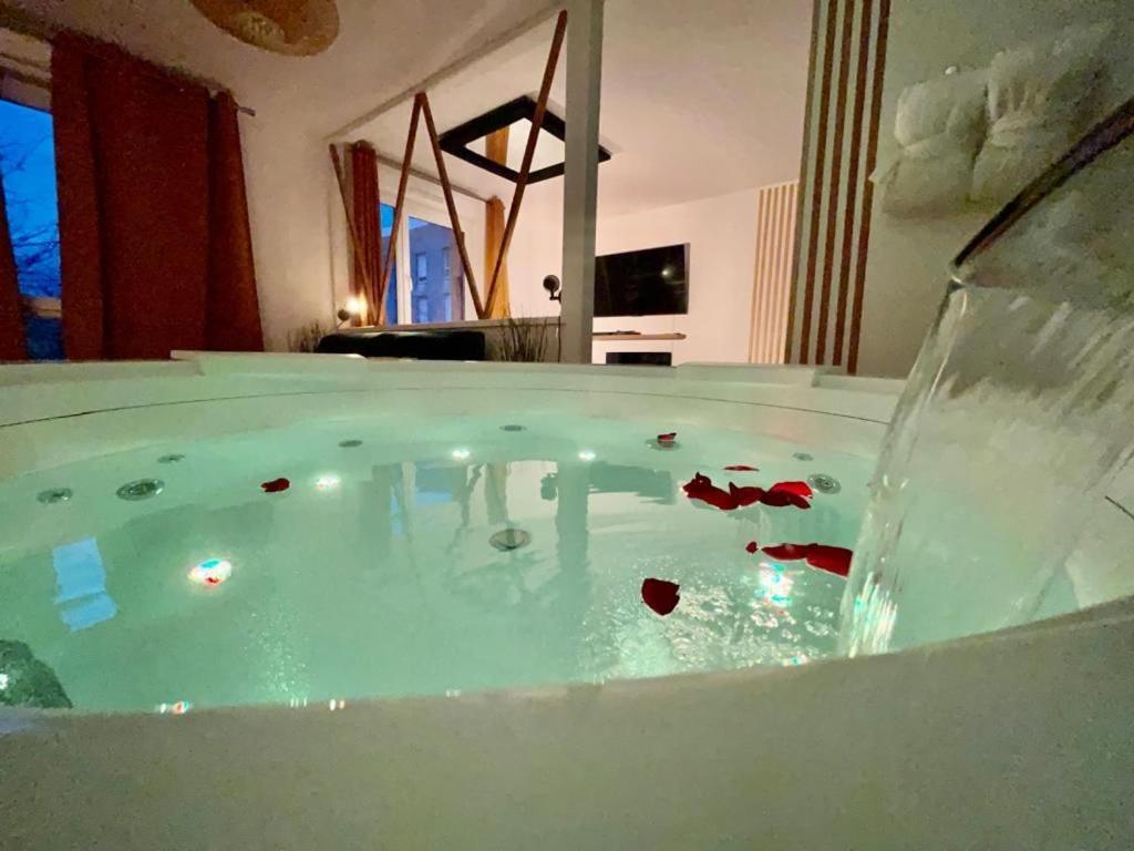 Suite Love Jacuzzi Μοντεβρέν Εξωτερικό φωτογραφία